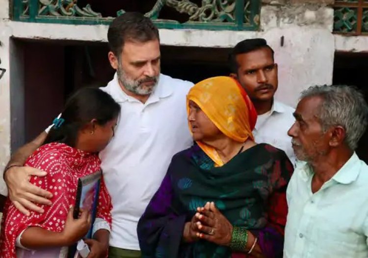 यूपी मॉब-लिंचिंग मृतक के परिजनों से मिले राहुल, बोले- दलित परिवार को घर में बंद कर दिया गया