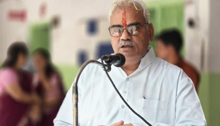 राष्ट्रगान से खुलेगा हर दफ्तर, राष्ट्रगीत से होगा बंद, स्कूलों में टाई पर लगाई रोक