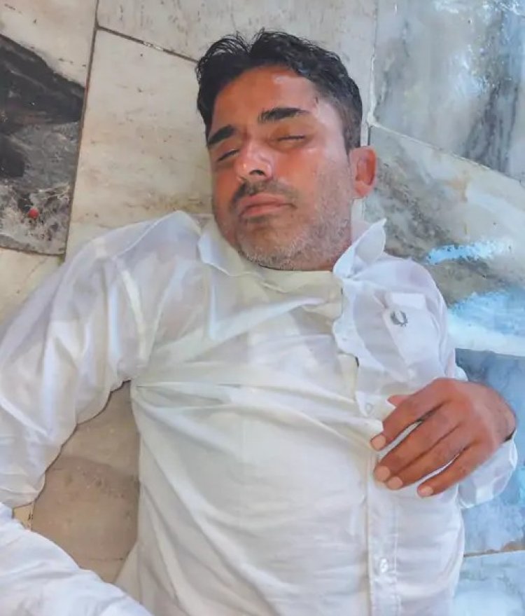 शराबी टीचर का कारनामा, नशे में स्कूल पहुंचा, छात्र की कॉपी में लिखा अपना नंबर, फिर गैलरी में सो गया