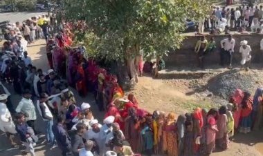 राजस्थान के सलूंबर में खाद की कमी से किसानों में आक्रोश, झल्लारा में लगी लंबी कतारें