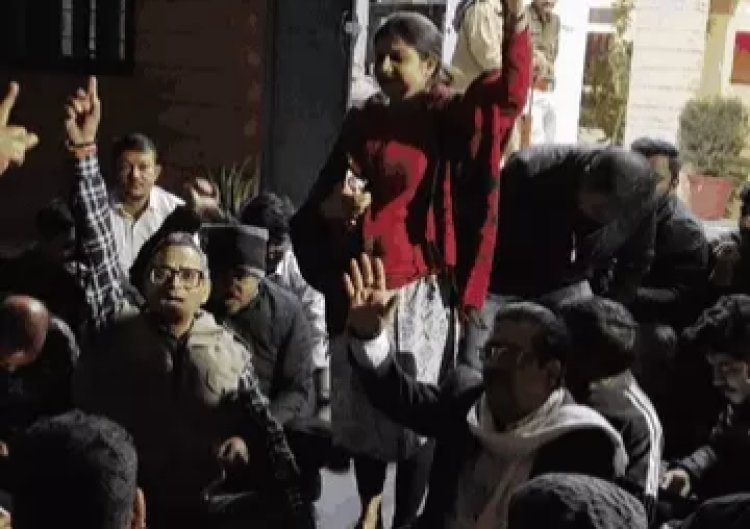 जोधपुर में वकील के साथ धक्का-मुक्की, SHO ने दी 151 में बंद करने की धमकी, वकीलों का उग्र आंदोलन,