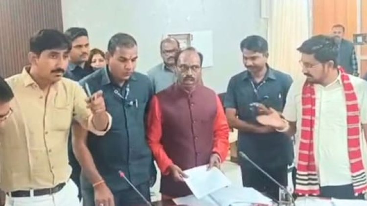 DISHA बैठक में जमकर हंगामा, सांसदों के बीच तीखी बहस, सुरक्षाकर्मियों को करना पड़ा हस्तक्षेप