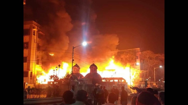 पश्चिम बंगाल के दक्षिण 24 परगना में दो गोदामों में भीषण आग, 8 की मौत और कई लापता
