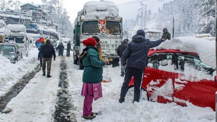 शिमला-मनाली: बर्फबारी का कहर! सैलानियों के लिए जागरूकता संदेश