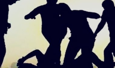 अलवर अस्पताल के बाहर युवकों का तांडव, देर रात जमकर मारपीट