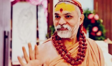 वाराणसी में शंकराचार्य मामले पर बवाल: पुलिस जांच के बीच उमड़ी भक्तों की भीड़