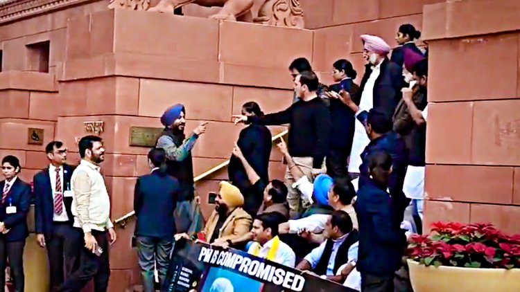 राहुल गांधी - “मेरा गद्दार दोस्त बोल रहा है।”  , रवनीत सिंह बिट्टू कौन हैं? कांग्रेस छोड़ BJP में क्यों गए ?