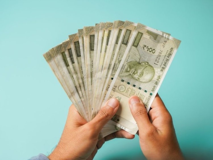 छोटे लोन का बड़ा जाल: कैसे 50 हजार का कर्ज़ आपकी पूरी ज़िंदगी बर्बाद कर देता है?