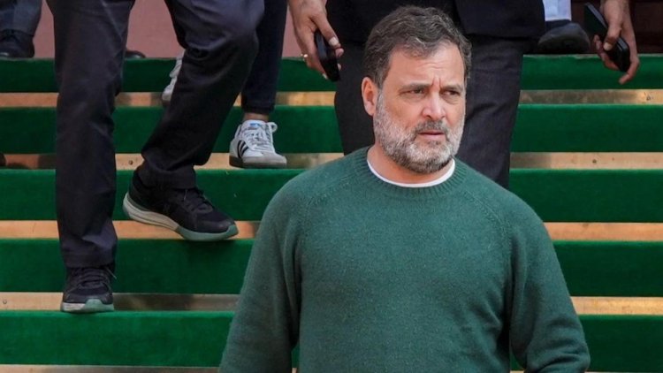 संसद के बाहर राहुल गांधी का मीडिया पर हमला, बोले– ‘ऑब्जेक्टिव रहिए, देश के साथ अन्याय मत कीजिए’