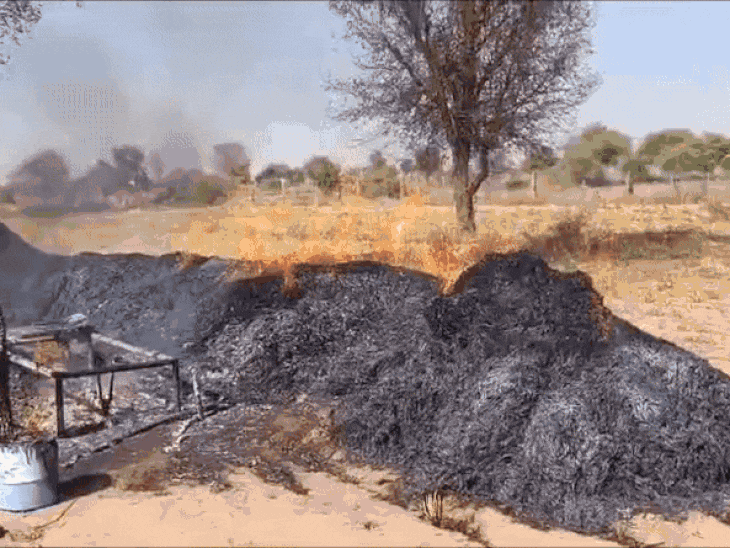 बालोतरा के रोड़वा गांव में किसान के खलिहान में भीषण आग, ज्वार-चना की पूरी फसल जलकर राख