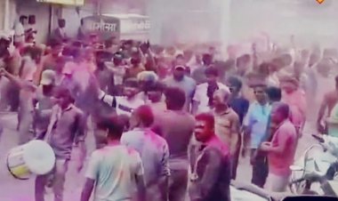 भीलवाड़ा में शीतला अष्टमी पर निकली 'मुर्दा यात्रा', जिंदा आदमी को शव बनाकर खेला रंग-गुलाल