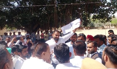 ट्रक यूनियन का प्रसाशन को 48 घंटे का अल्टीमेटम , ट्रक यूनियन कार्यालय के ताले नहीं खुलवाए तो SDM ऑफिस के सामने खड़े करेंगे ट्रक