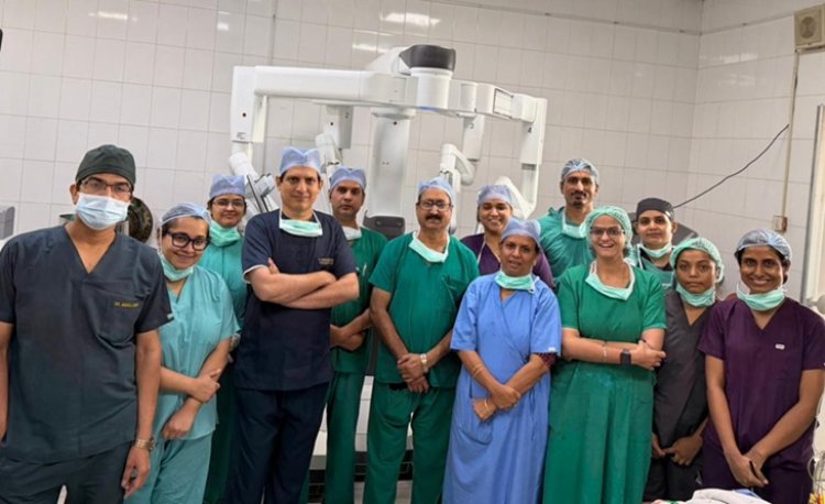 SMS हॉस्पिटल में रोबोटिक तकनीक से दोनों तरफ हर्निया की सफल सर्जरी, 300 ऑपरेशन का रिकॉर्ड