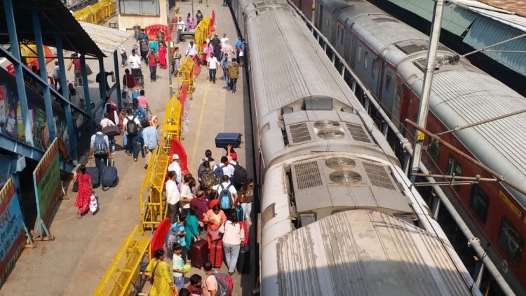 वंदे भारत समेत कई ट्रेनें प्रभावित : 9-10 मई को 18 ट्रेनें रद्द/डायवर्ट, यात्रा से पहले चेक करें स्टेटस