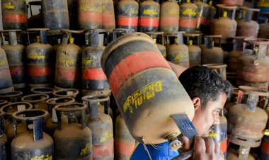 गैस सिलेंडर झटका: 195 रुपए की बढ़ोतरी, कॉमर्शियल सिलेंडर 2000 के पार