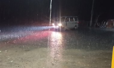 पादूकलां में तेज बारिश: सड़कों पर पानी, किसानों की बढ़ी चिंता