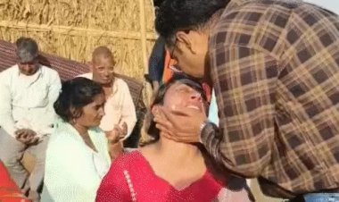 वृंदावन में नाव पलटी, 10 पर्यटकों की मौत