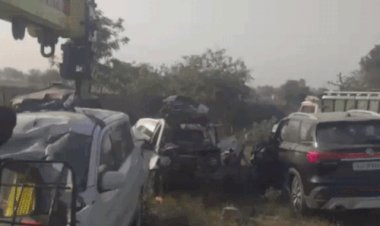 दिल्ली-मुंबई एक्सप्रेसवे पर हादसा: ट्रक से टकराई कार, बिजनेसमैन परिवार के 6 घायल