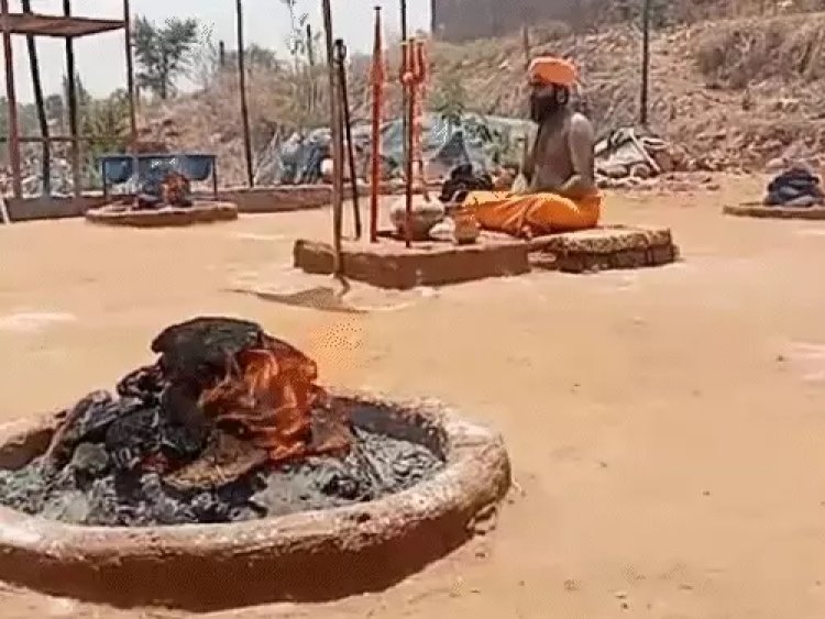 धधकती आग की 9 धूणियों के बीच महंत की तपस्या