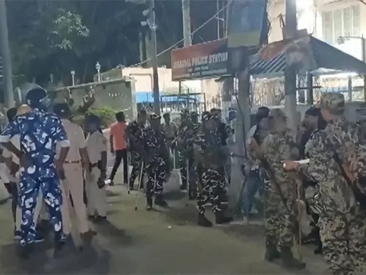 नरेंद्र मोदी की रैली से पहले पश्चिम बंगाल में हिंसा, गोली और बम चले