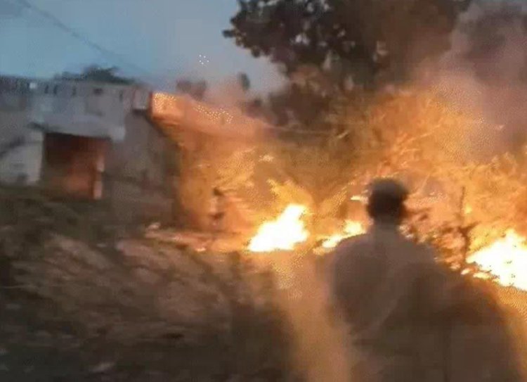 बांसवाड़ा में प्रेम-प्रसंग से भड़की हिंसा, 30 से ज्यादा घरों में आग; गांव में तनाव बरकरार