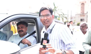टीकाराम जूली का सरकार पर निशाना, गिरल में धरने पर मौत के बाद गरमाई राजनीति
