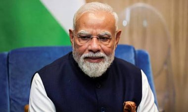 PM मोदी ने राष्ट्रपति द्रौपदी मुर्मू को बुके भेंट कर दी जन्मदिन की शुभकामनाएं- देखें वीडियो