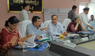 बाड़मेर: दिशा समिति की बैठक में विकास कार्यों पर मंथन, जनप्रतिनिधियों ने अधिकारियों को जवाबदेही का दिया संदेश