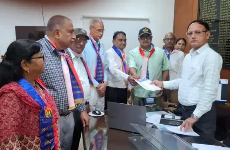 सहकारिता मंत्री का विरोध, रिटायर्ड पुलिस कर्मचारियों ने गौतम कुमार दक का मांगा इस्तीफा