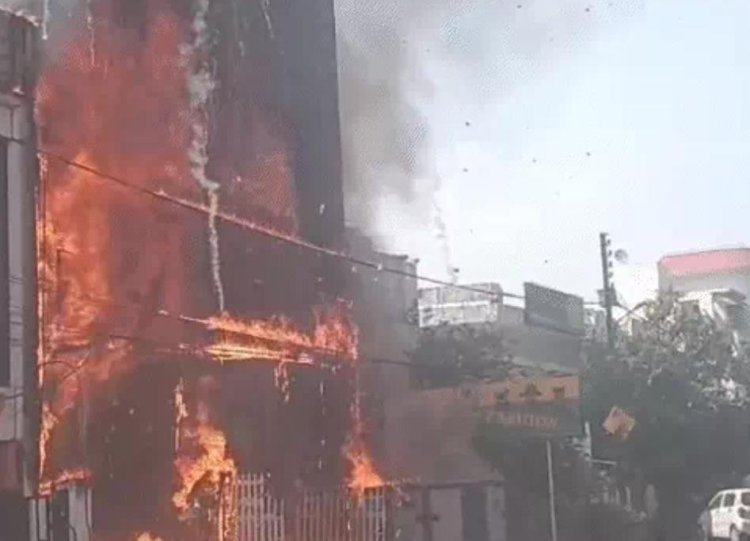 लखनऊ में भीषण अग्निकांड: कोचिंग बिल्डिंग में लगी आग, 15 लोगों की मौत, कई छात्र झुलसे