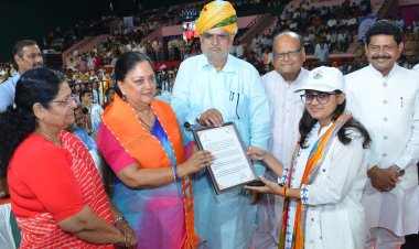 जयपुर मेट्रो फेज-2 कार्यक्रम में वसुंधरा राजे ने बांटे नियुक्ति पत्र, कहा- “जब भी राजस्थान ने सपना देखा, मोदी जी ने उसे साकार किया”