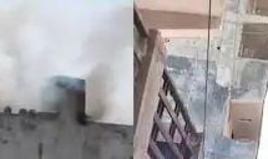 नोएडा के मामूरा में EV बैटरी चार्जिंग के दौरान भीषण आग, धुएं से महिला-पुरुष की मौत, 50 परिवार बचाए गए