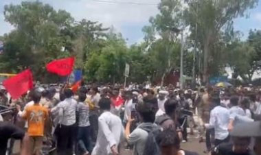 NEET पेपर लीक के विरोध में पटना में AISA का राजभवन मार्च, छात्रों पर आंसू गैस और वाटर कैनन का इस्तेमाल