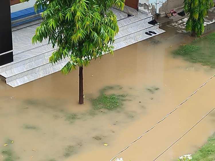 बारिश ने खोली नगर परिषद की तैयारियों की पोल