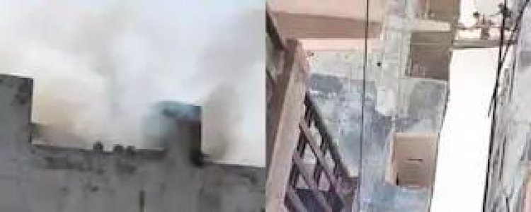 नोएडा के मामूरा में EV बैटरी चार्जिंग के दौरान भीषण आग, धुएं से महिला-पुरुष की मौत, 50 परिवार बचाए गए