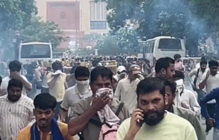 CJP Protest: अभिजीत दीपके को हिरासत में, छात्रों पर लाठीचार्ज को लेकर विपक्ष का हमला, खरगे बोले- सरकार सत्ता में रहने लायक नहीं