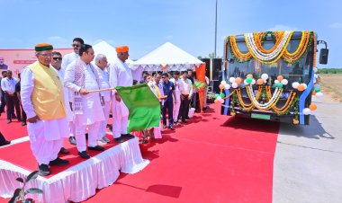 Bikaner E-Bus Service: स्वतंत्रता दिवस पर बीकानेर को मिली ई-बसों की सौगात, CM भजनलाल ने 5 बसों को दिखाई हरी झंडी