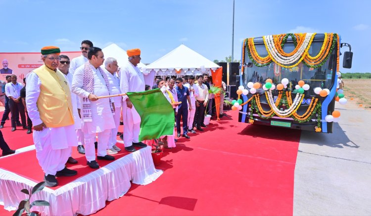 Bikaner E-Bus Service: स्वतंत्रता दिवस पर बीकानेर को मिली ई-बसों की सौगात, CM भजनलाल ने 5 बसों को दिखाई हरी झंडी