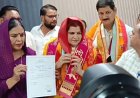 अनुराधा सिंह ने ली भरतपुर मेयर पद की शपथ, तीन पार्षदों ने भी लिया पद और गोपनीयता का संकल्प