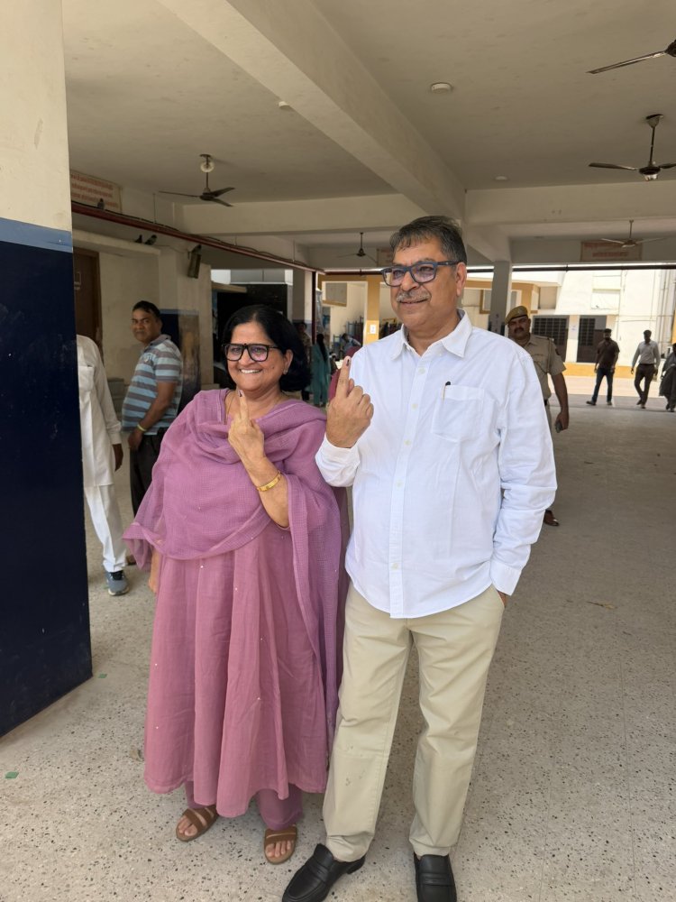 सतीश पूनिया ने परिवार के साथ किया मतदान, बोले- कांग्रेस सरकार में BJP बोर्डों को किया गया परेशान