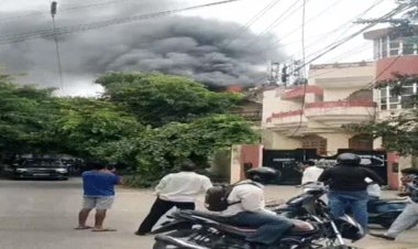 जयपुर में मकान की छत पर लगे मोबाइल टावर में लगी भीषण आग, 10 लाख का नुकसान