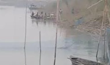 बेगूसराय में बड़ा नाव हादसा: ढाब नदी में 20 लोगों से भरी नाव पलटी, 2 लापता; 4 घायल