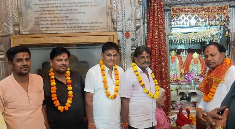 शारदीय नवरात्र पर मां शाकंभरी के दरबार में उमड़े श्रद्धालु, भाजपा नेता महेश बसावतिया ने आरती में लिया भाग